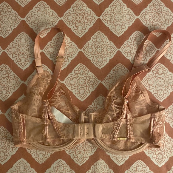 Chantelle pink peachy lace underwire bra size 32 D like new - Picture 8 of 9